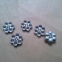 17 mm Vintage Swarovski Rare Foiled Flower Button 4 hole 2/6 pieces