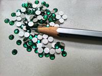 16SS Swarovski Flatbacks in Emerald Chaton Roses 2088 (4mm) Made in Austria 72/288/720 Pieces Nail art decoration