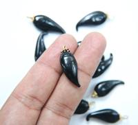Vintage styled Chili Handmade Dangle in glass 25 mm long in Jet Black (6 pieces)