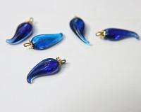 Vintage styled Chili Handmade Dangle in glass 25 mm long in Royal Blue Transparent (6 pieces)