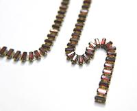 Swarovski Snake Baguette chain 7x3 mm in Burgundy (515) settings in Brass 0.5/1/2 Meters