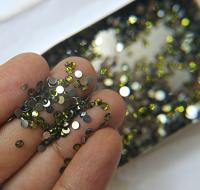 10SS Swarovski Flatbacks in Olivine Chaton Roses 2088 (2.9mm) Made in Austria 72/144/432/1440 Pieces Nail art decoration, craft supplies