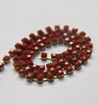 16 SS Rhinestone Chain Vintage Glass Pressed Chatons Burnt Rust Opaque 4mm embroidery materials, craft vintage findings , native beadings