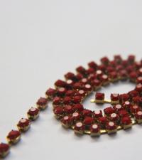 16 SS Rhinestone Chain Vintage Glass Pressed Chatons Burnt Rust Opaque 4mm embroidery materials, craft vintage findings , native beadings