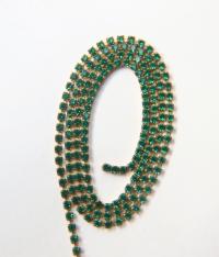 14pp Swarovski Vintage Chain in Emerald (2mm) 0.5/1/2/5/15 Meters Brass Settings