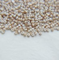 11/0 Charlotte Cut Beads Opaque Chalk White Golden Honey 10/20/50/250/500 Grams PREMIUM MATERIALS