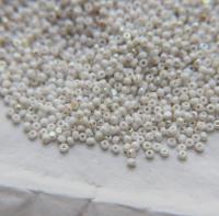 11/0 Charlotte Cut Beads Patina Chalk White Aurore Boreale 10/20/50/250/500 Grams PREMIUM MATERIALS