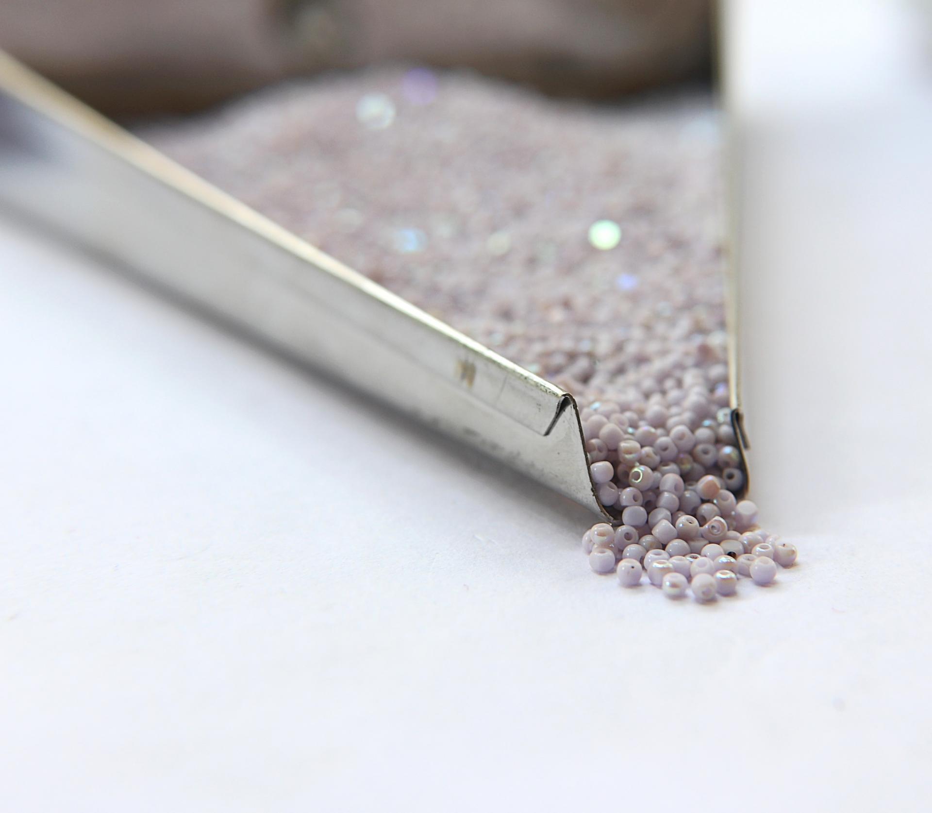 11/0 Charlotte Cut Beads Premium Patina Periwinkle Aurore Boreale 10/20/50/250/500 Grams PREMIUM MATERIALS
