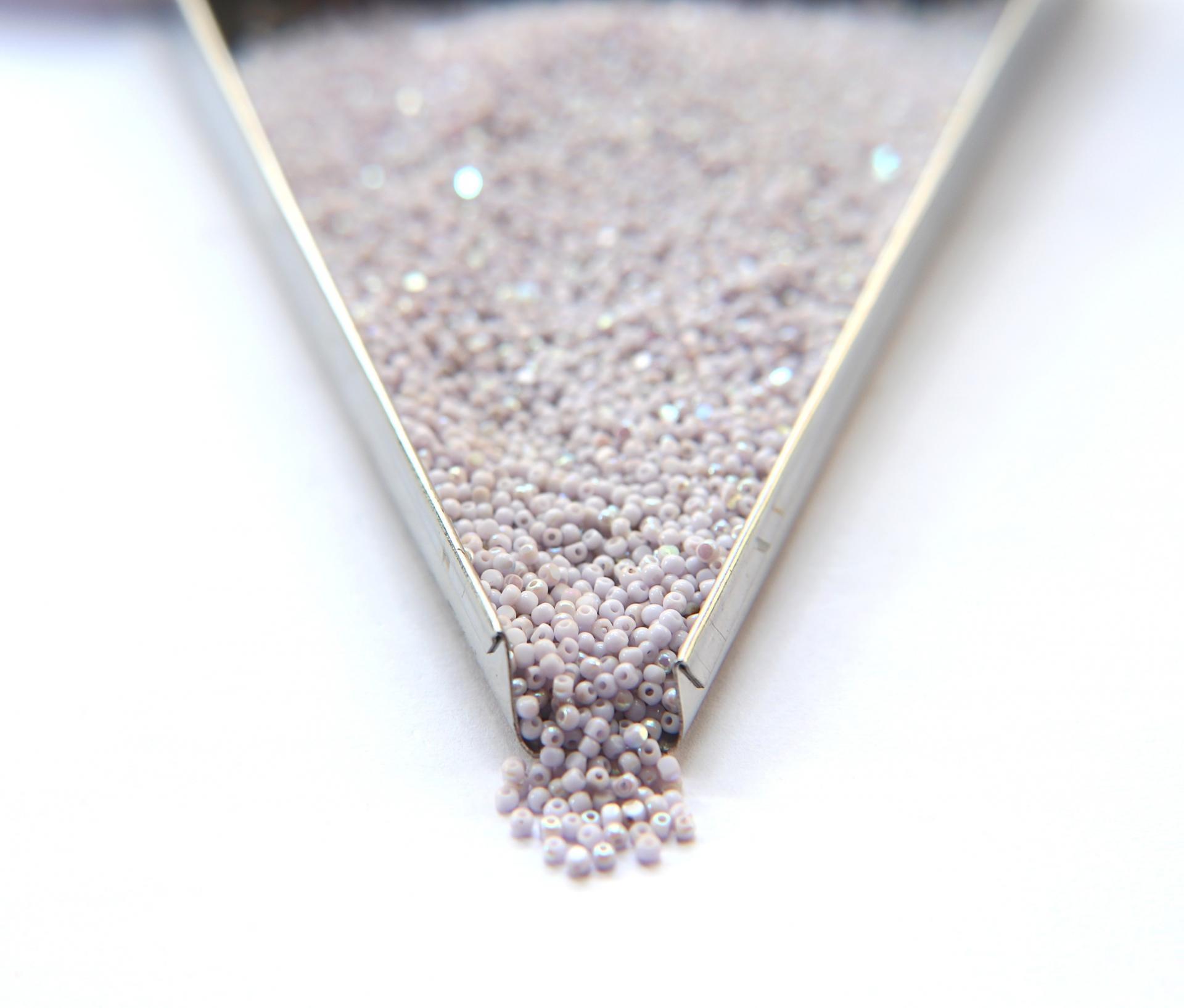 11/0 Charlotte Cut Beads Premium Patina Periwinkle Aurore Boreale 10/20/50/250/500 Grams PREMIUM MATERIALS