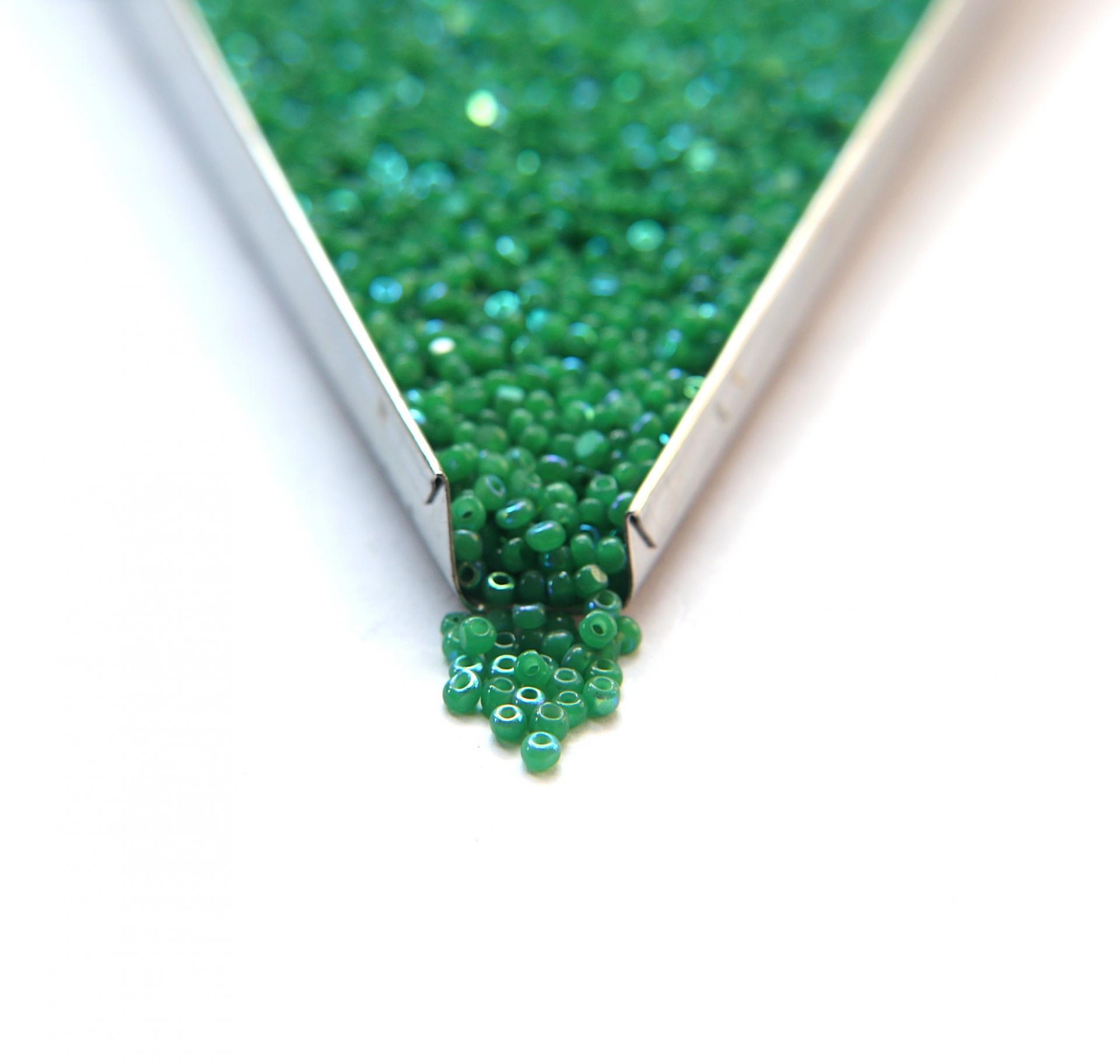 8/0 Charlotte Cut Beads Patina Opal Green Aurore Boreale 10/20/50/250/500 Grams frosted glass beads, jewelry supply, native supply