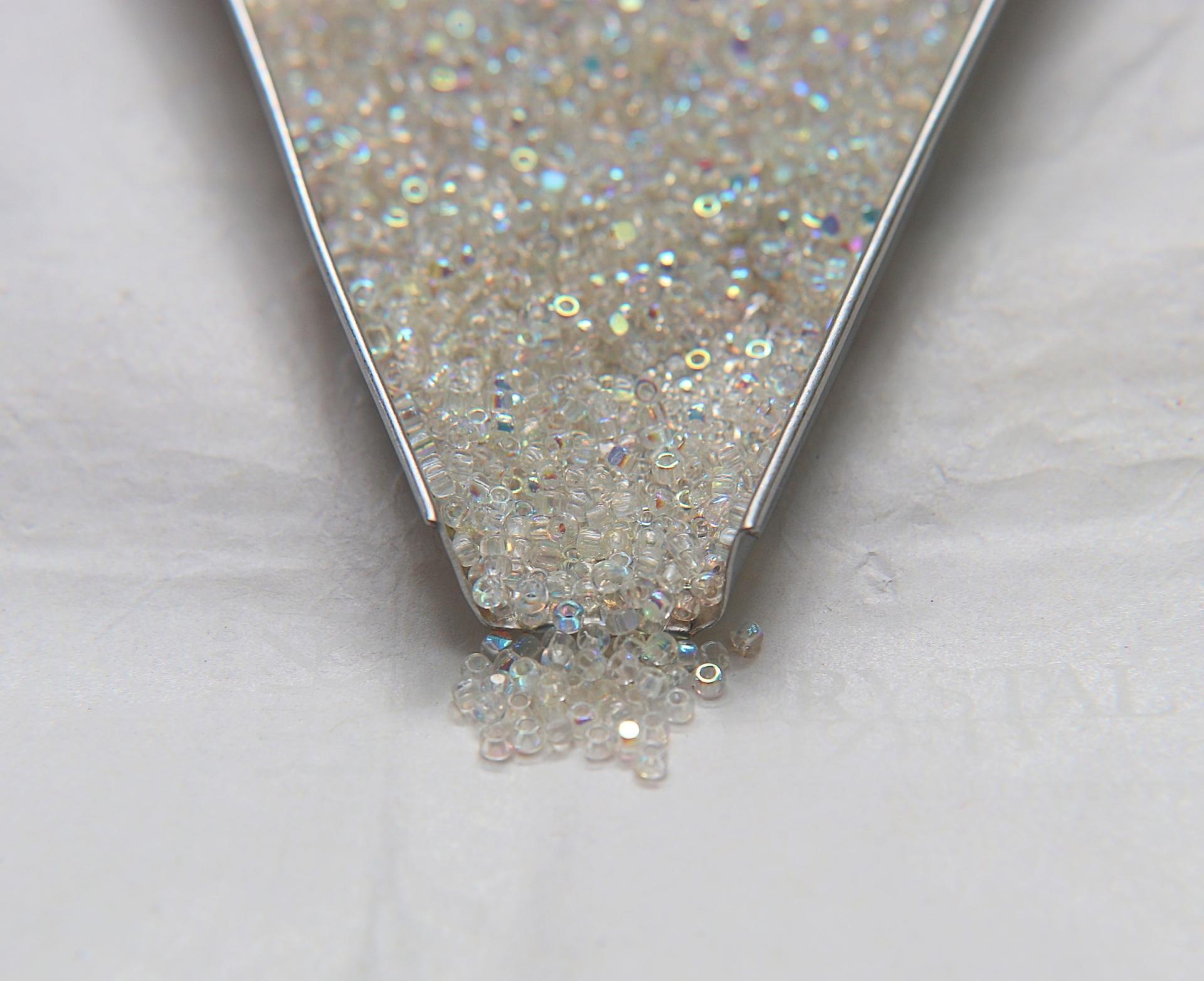 11/0 Charlotte Cut Beads Patina Transparent Crystal Aurore Boreale 10/20/50/250/500 Grams PREMIUM MATERIALS