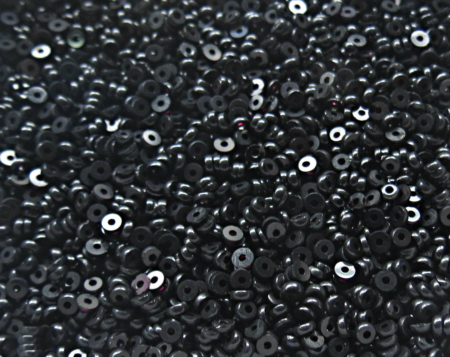 2MM Glass Sequins High Glaze Jet Black 5/10/20 Grams