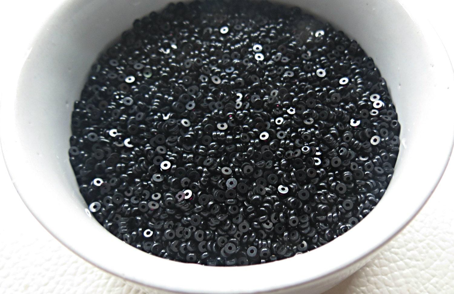 2MM Glass Sequins High Glaze Jet Black 5/10/20 Grams