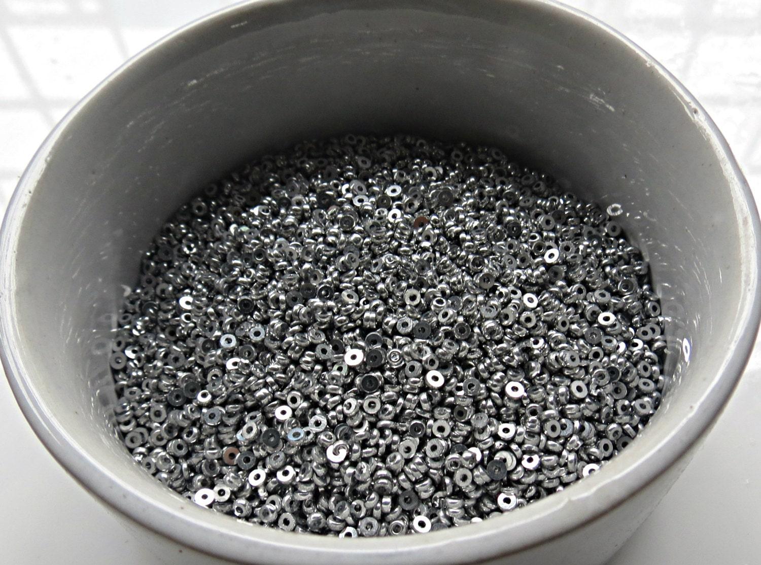 2MM Glass Sequins High Glaze Metallic Aluminium Silver 5/10/20 Grams