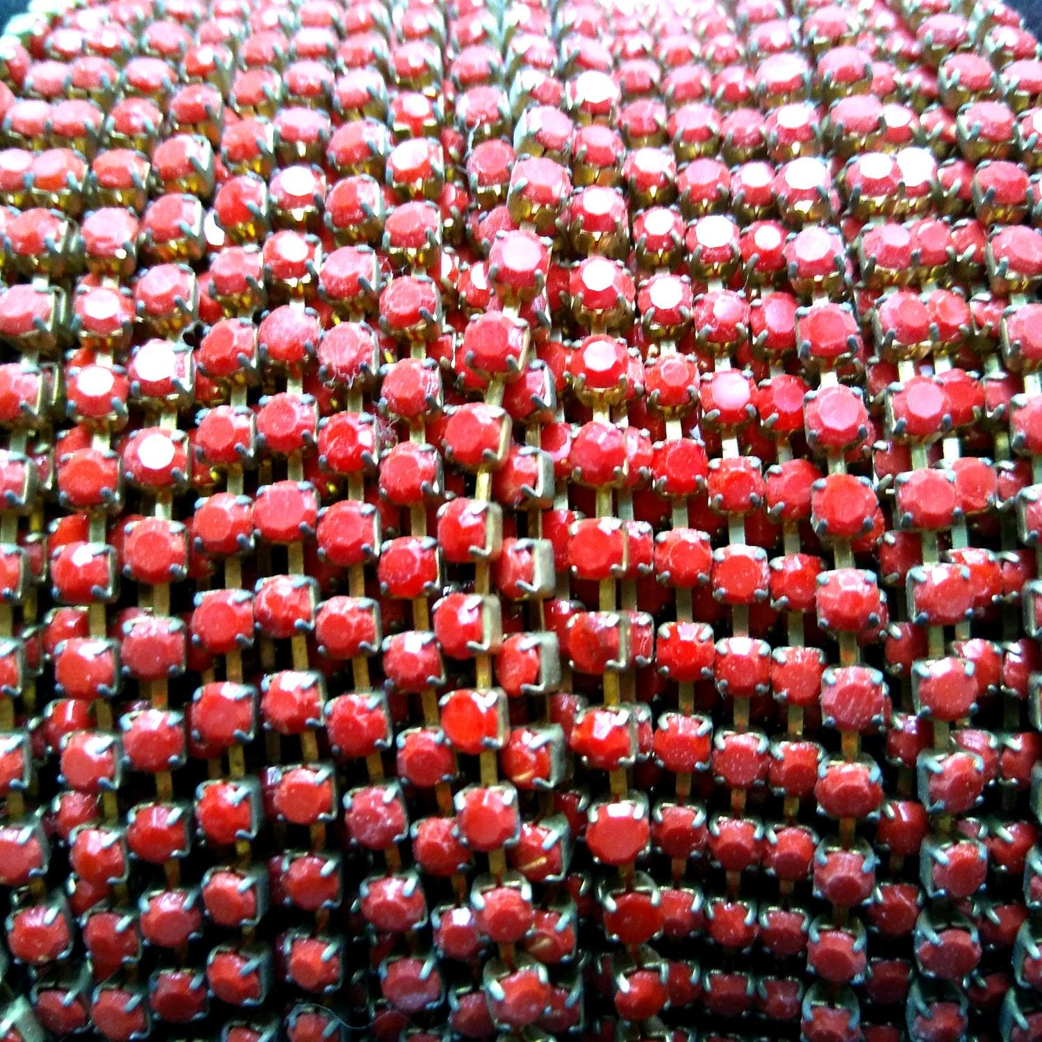 10SS Rhinestone Chain Vintage Glass Pressed Chatons Coral Red Opaque (2.8 mm) 1/2/5/15 Meters embroidery materials, craft vintage findings