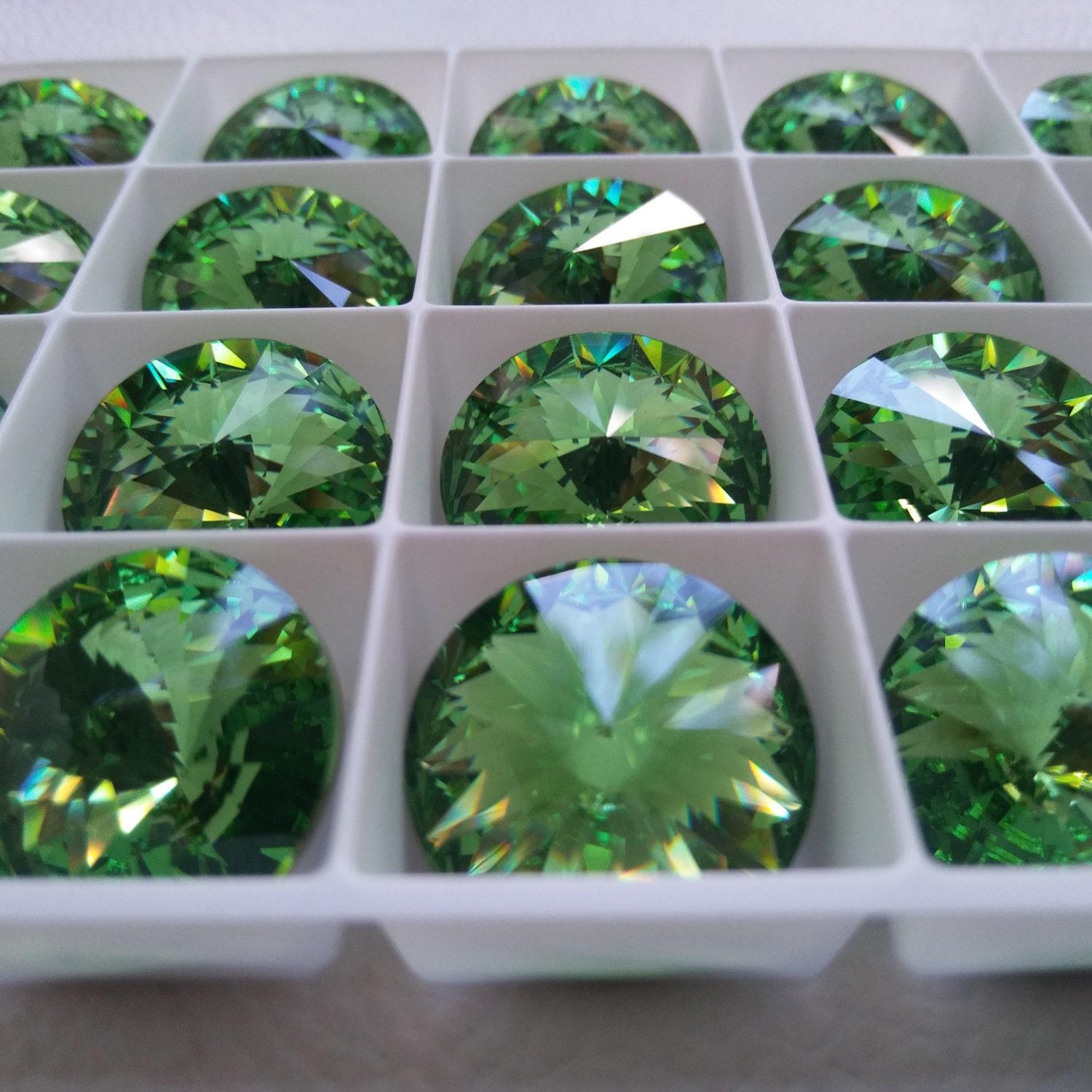 18mm Swarovski 1122 Rivoli PERIDOT Foiled (214) jewelry making stones
