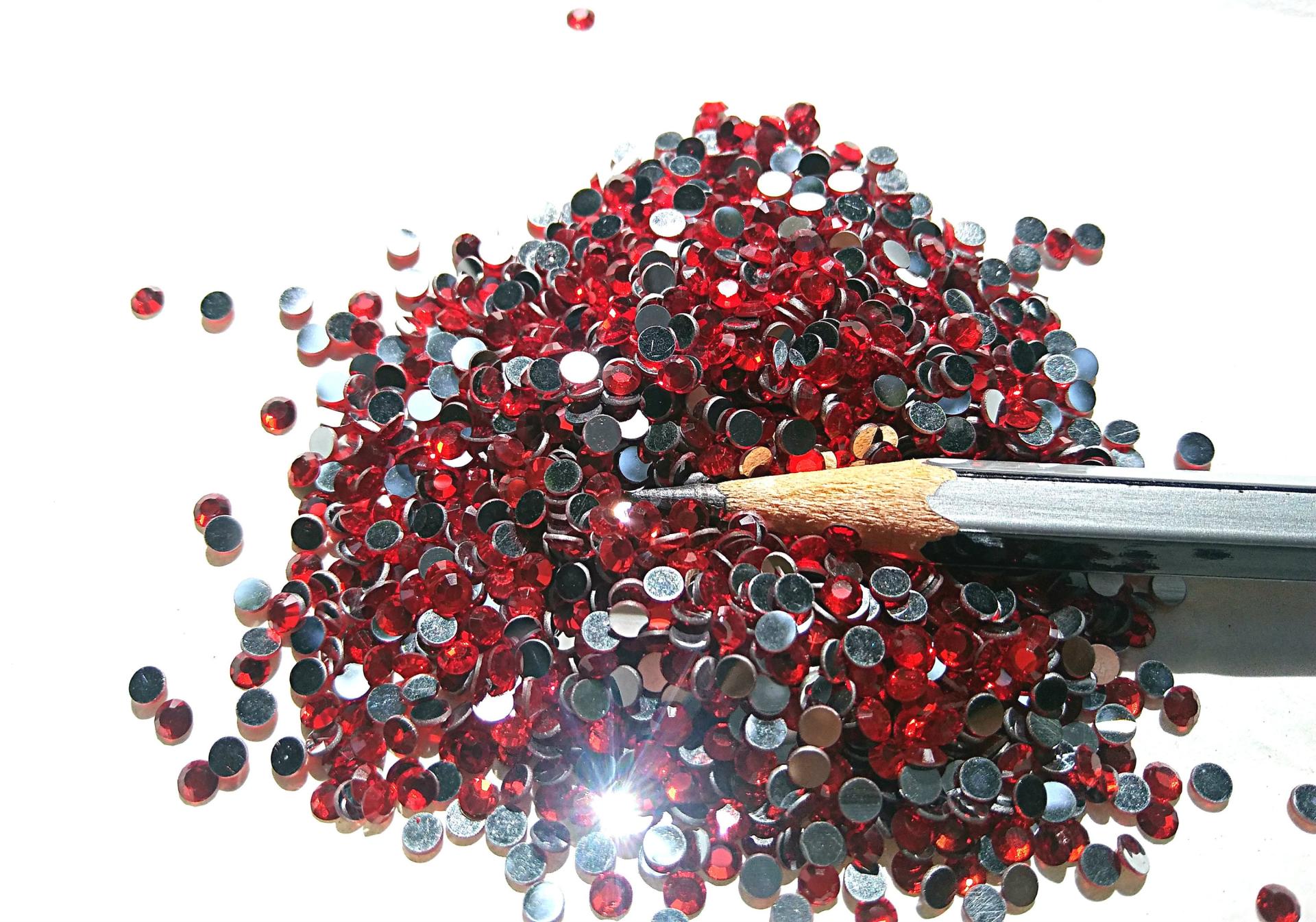 10SS Swarovski Flatbacks Light Siam Chaton Roses 2088 (2.9mm) Made in Austria 72/144/432/1440 Pieces Nail art decoration