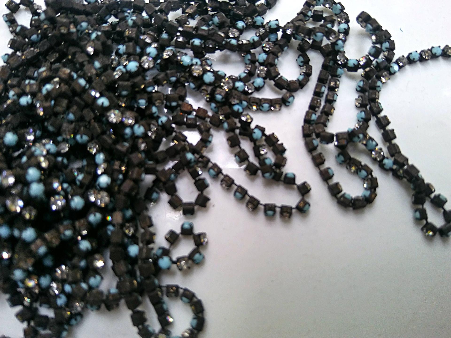 6SS Rhinestone Chain Turquoise Crystal (2mm) 1/2/5/15 Meters Brass/Vintage Black settings embroidery materials, jewelry making, strass chain