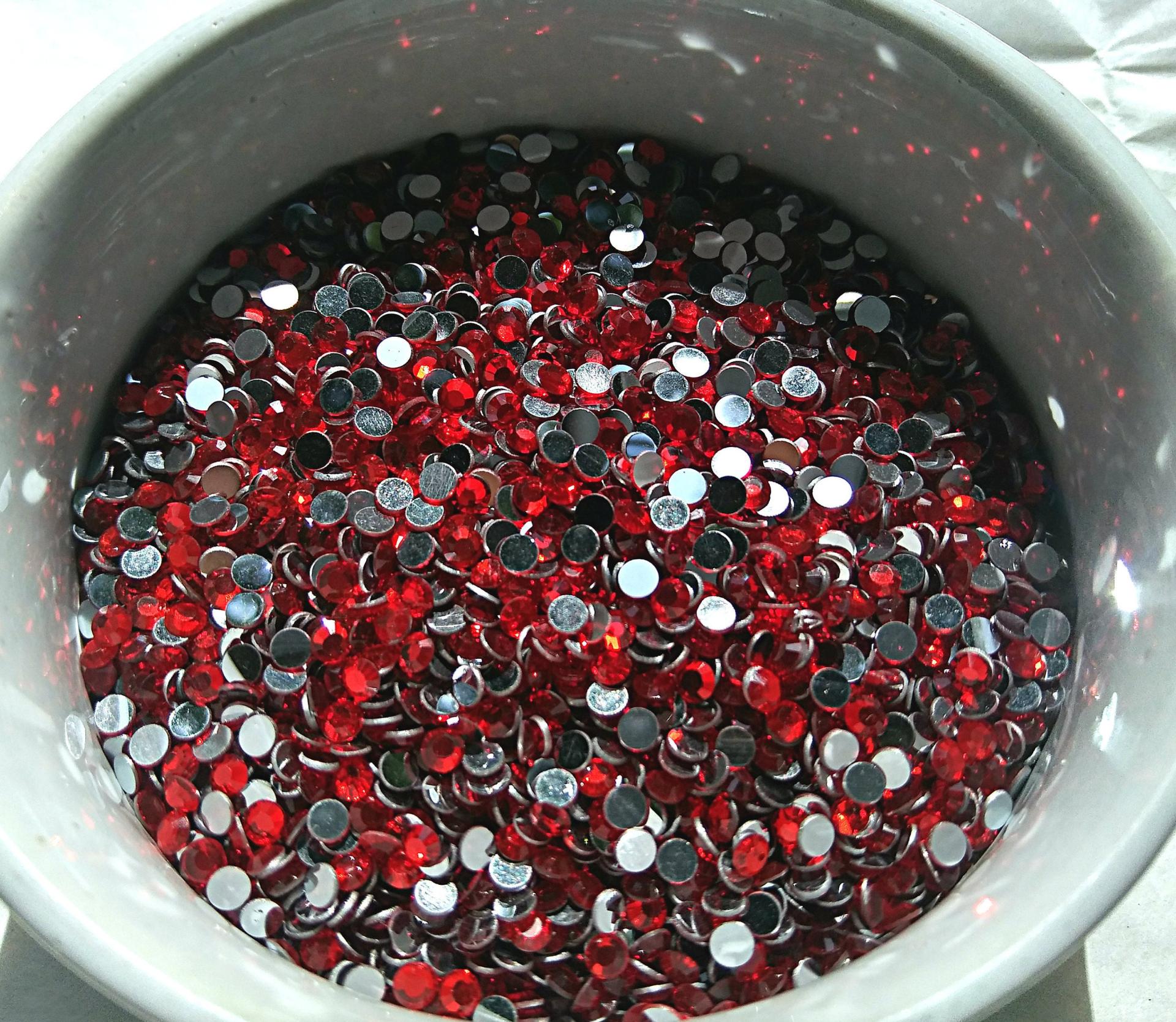 10SS Swarovski Flatbacks Light Siam Chaton Roses 2088 (2.9mm) Made in Austria 72/144/432/1440 Pieces Nail art decoration