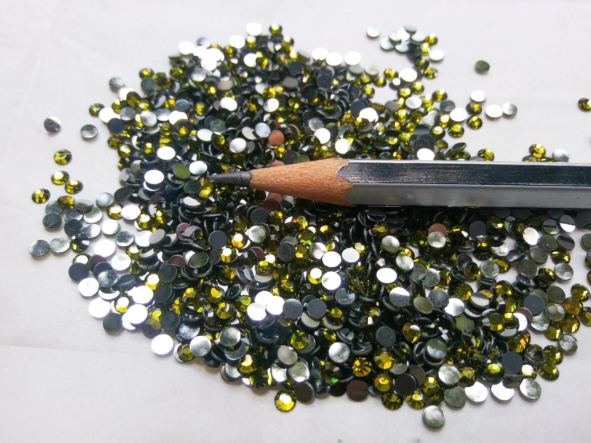 10SS Swarovski Flatbacks in Olivine Chaton Roses 2088 (2.9mm) Made in Austria 72/144/432/1440 Pieces Nail art decoration, craft supplies