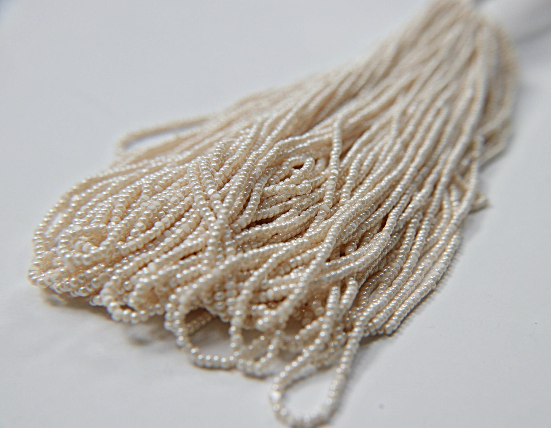 13/0 Hanks Charlotte Cut Beads Ivory 1/5/25/50/100 Hanks 1.6mm Pearl faceted craft supplies, embroidery materials, high quality rare beads