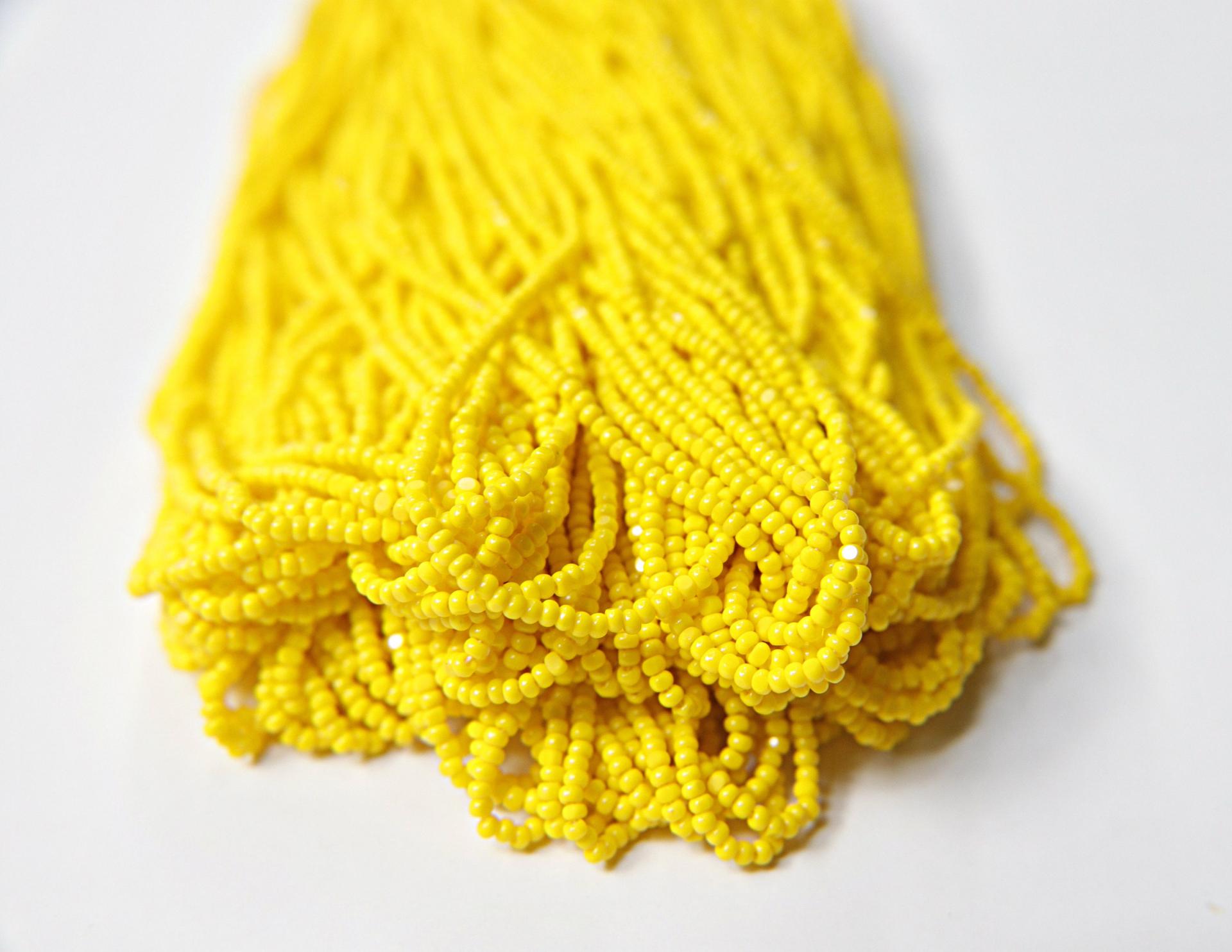 11/0 Hanks Charlotte Cut Beads 83130 Yellow (Opaque) 1/5/25/50/100 Hanks 2.0mm glass beads, jewelry supply, findings, craft supply, vintage