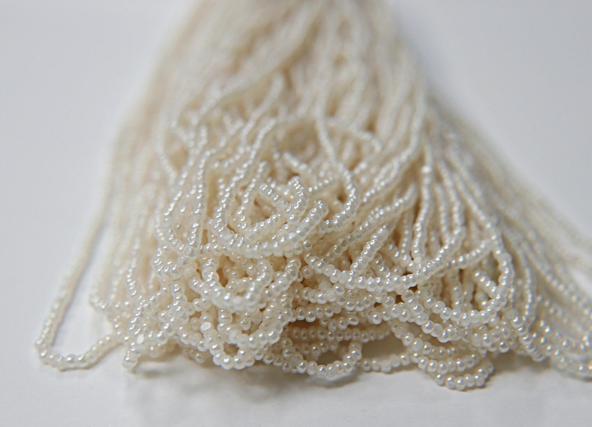 11/0 Hanks Charlotte Cut Beads Ceylon Pearl White 1/5/25/50/100 Hanks 2.0mm Ivory glass beads, jewelry supply, findings, craft supply