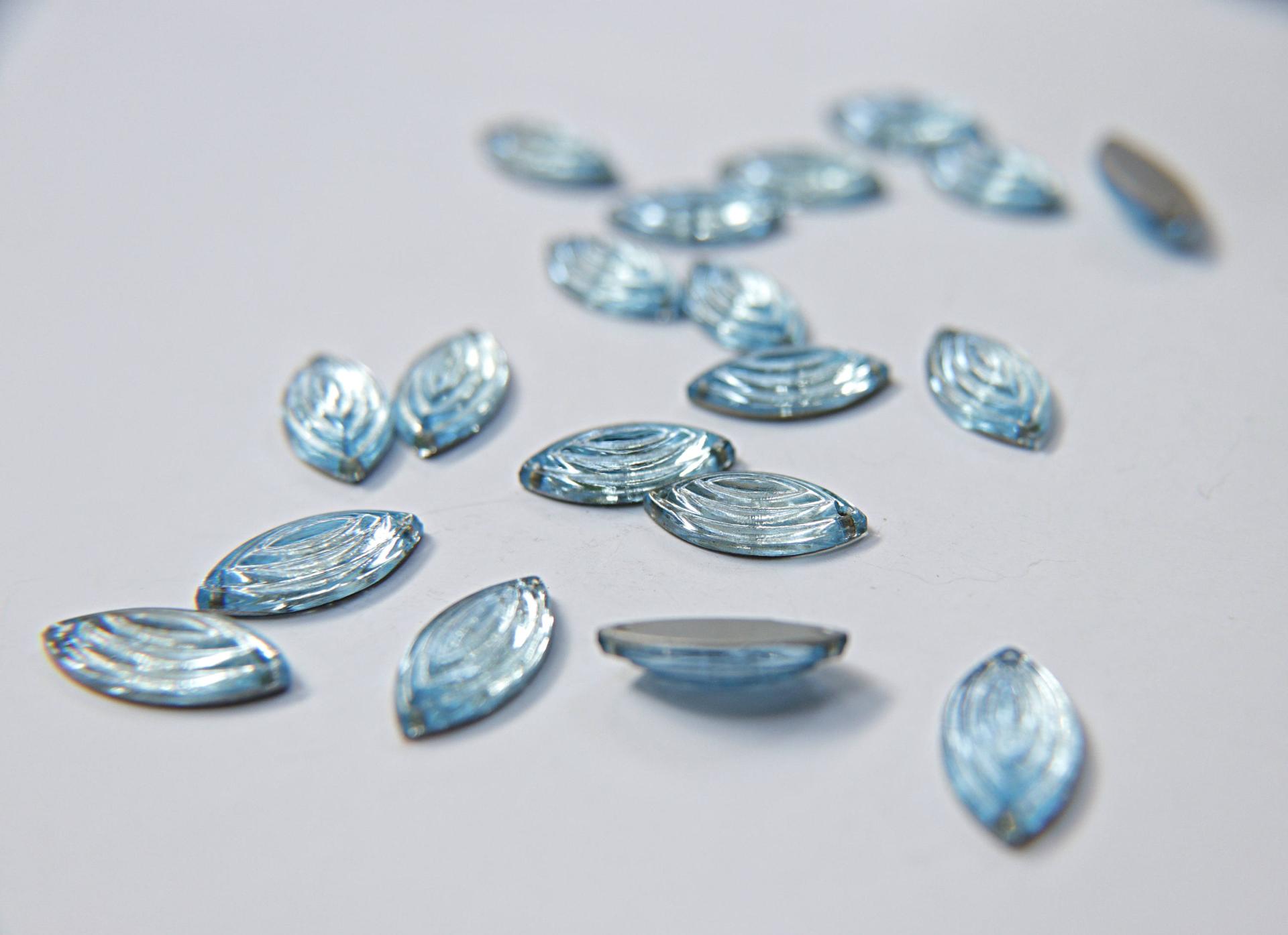 18x9mm Navette Rare Vintage Swarovski Swirl 2 HOLE Sew-On Rhinestones 2/6/12/36 pieces (7 COLORS)