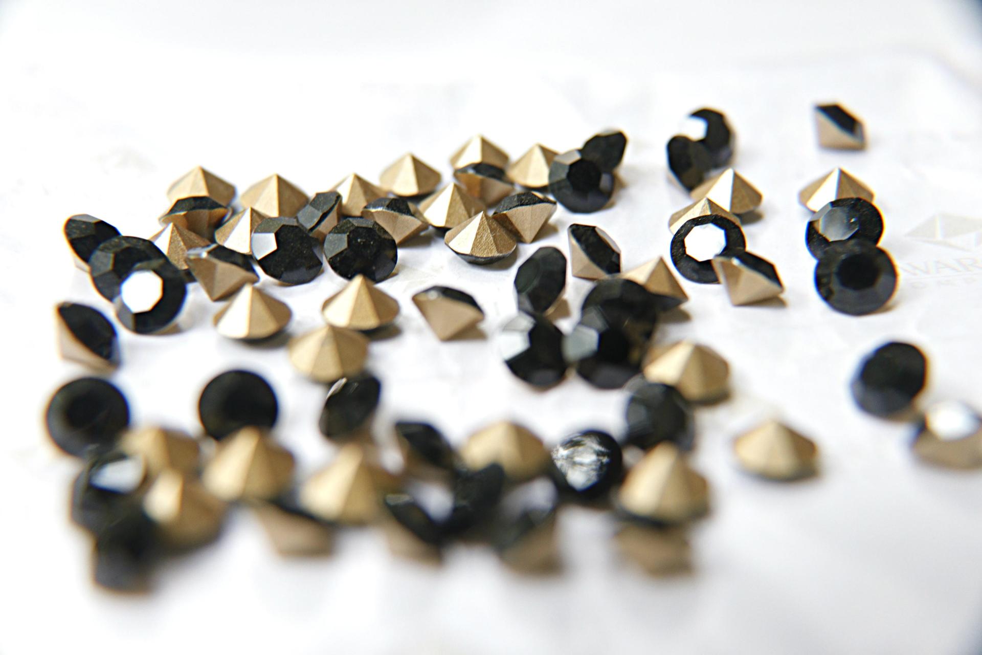 Swarovski 24ss/28ss/38ss Chaton Round Jet Black 6/12/24/100/300/500 Pieces