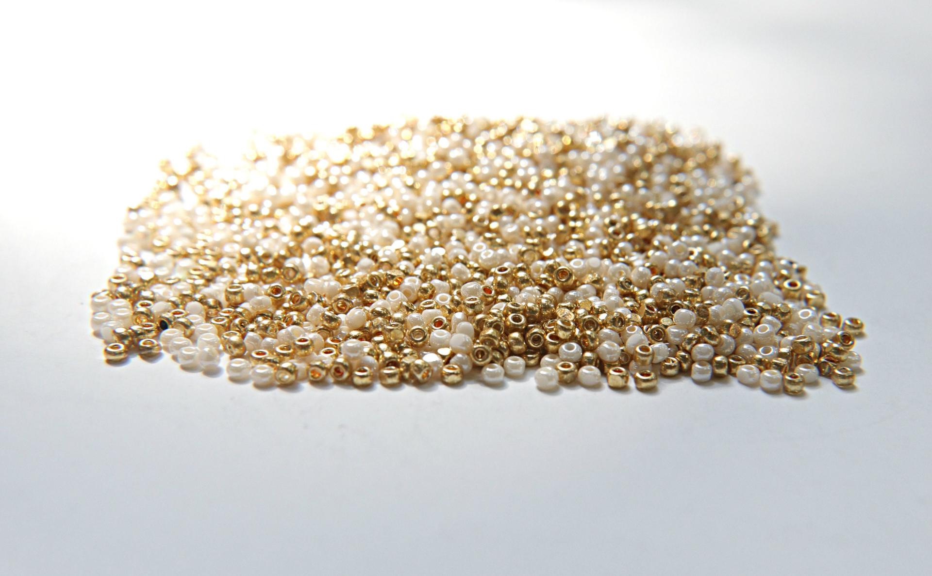 11/0 True Cut Charlotte Beads IVORY Gold Patina 10/20/50/250/500 Grams Native Beads Supply