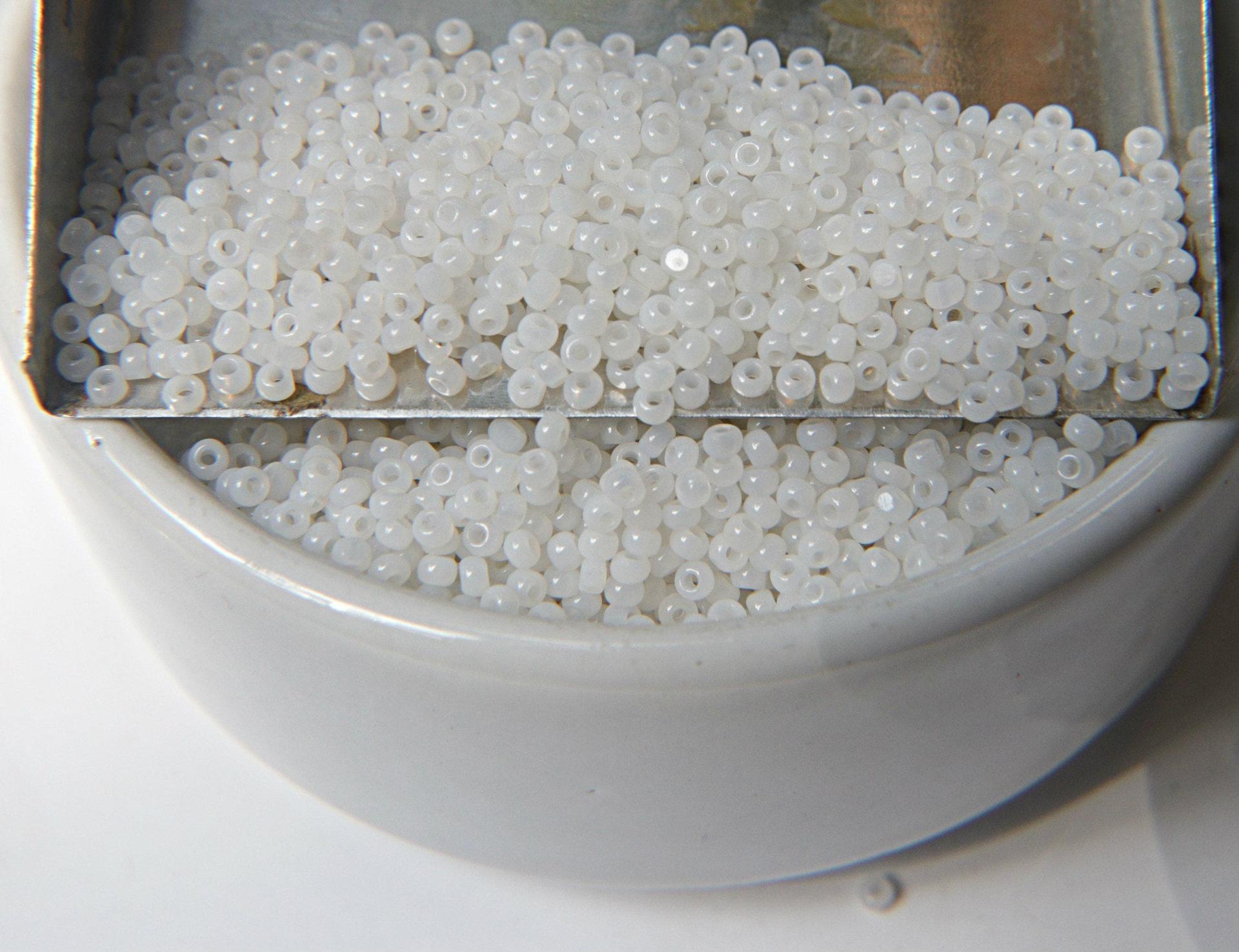 11/0 Charlotte true Cut Beads White Alabaster 10/20/50/250/500 Grams opal seed beads