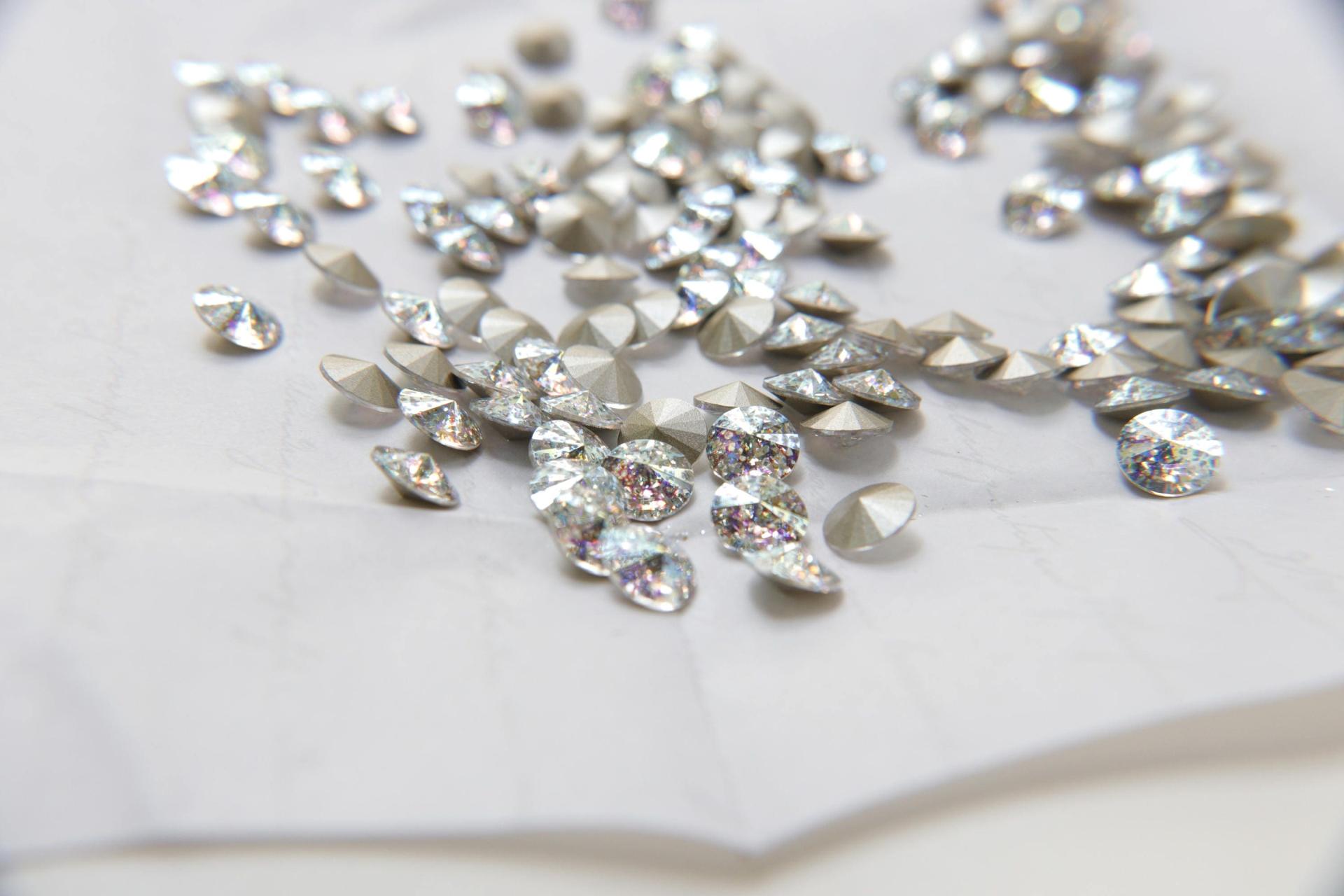 8 mm Swarovski 1122 Rivoli Crystal Foiled in 13 Colours 6/12/72/144 Pieces (39 ss) jewelry findings, PREMIUM MATERIALS