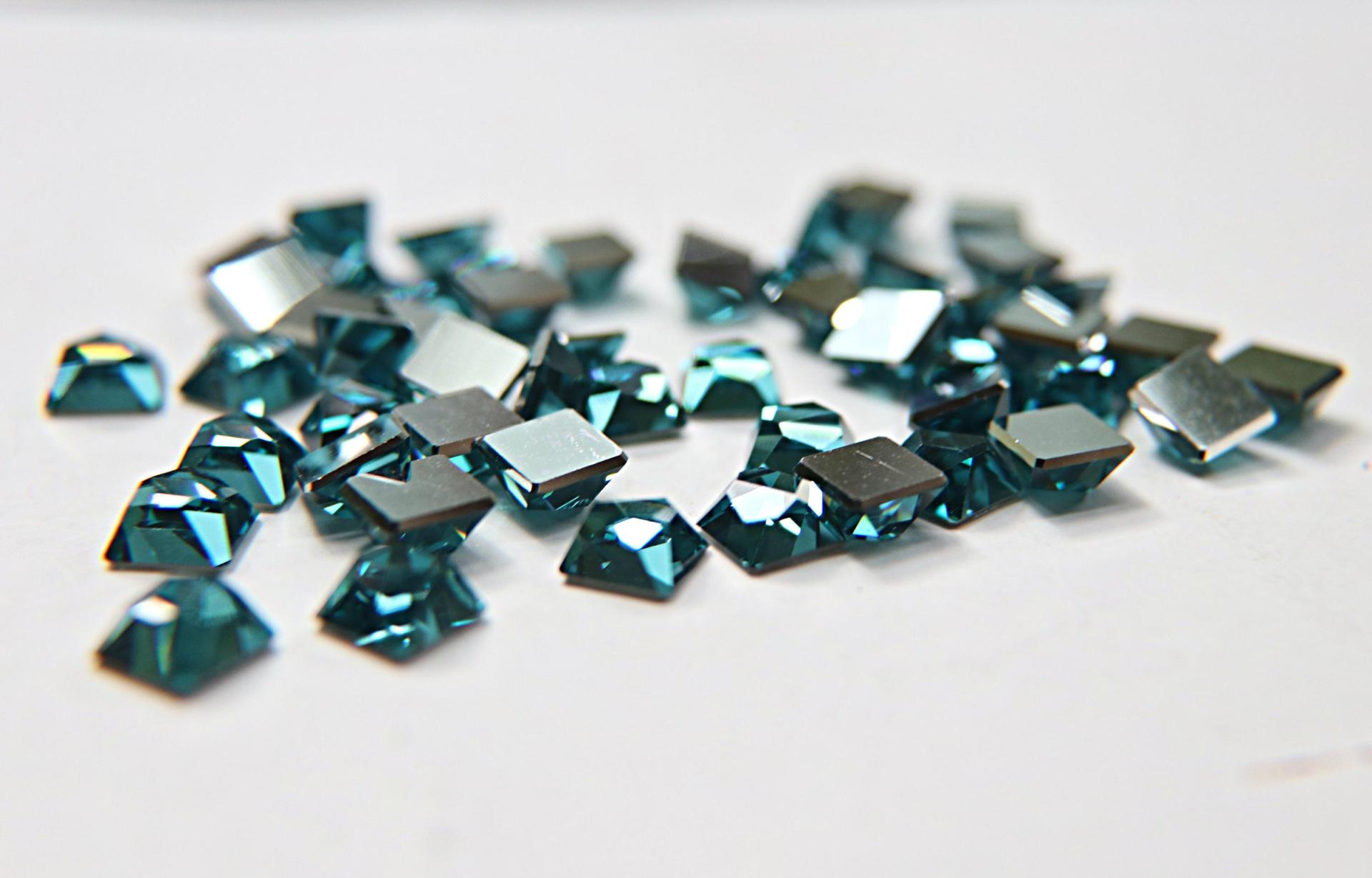 SWAROVSKI 8MM #4854 Space Cut Fancy Stone in Indicolite Comet Argent Light 6/24/72/144 Pieces Nail art decoration, craft supplies