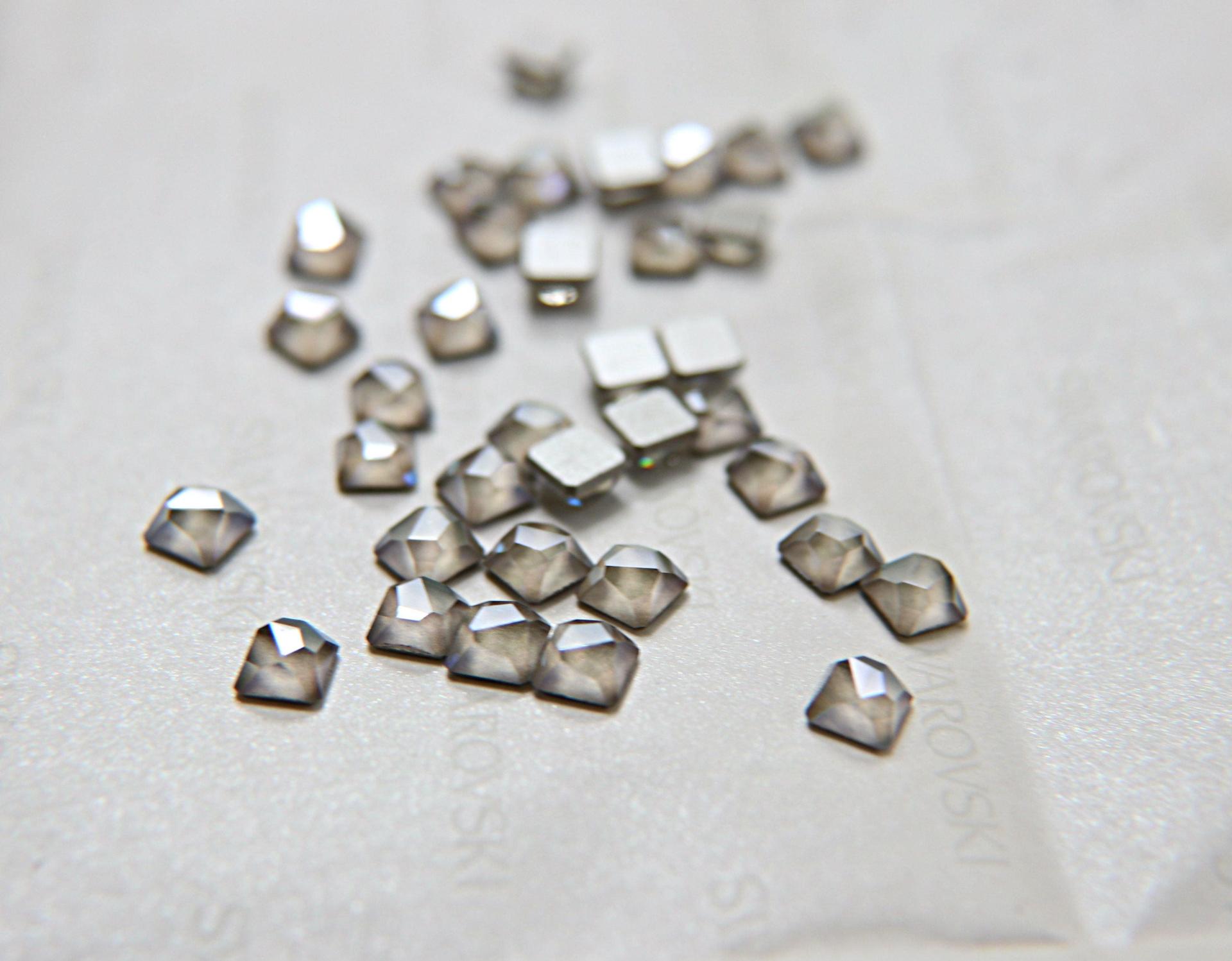 SWAROVSKI 6MM #4854 Space Cut Fancy Stone in 2 Colors 6/24/72/144 Pieces Nail art decoration, craft supplies, wedding decorations, sparkles