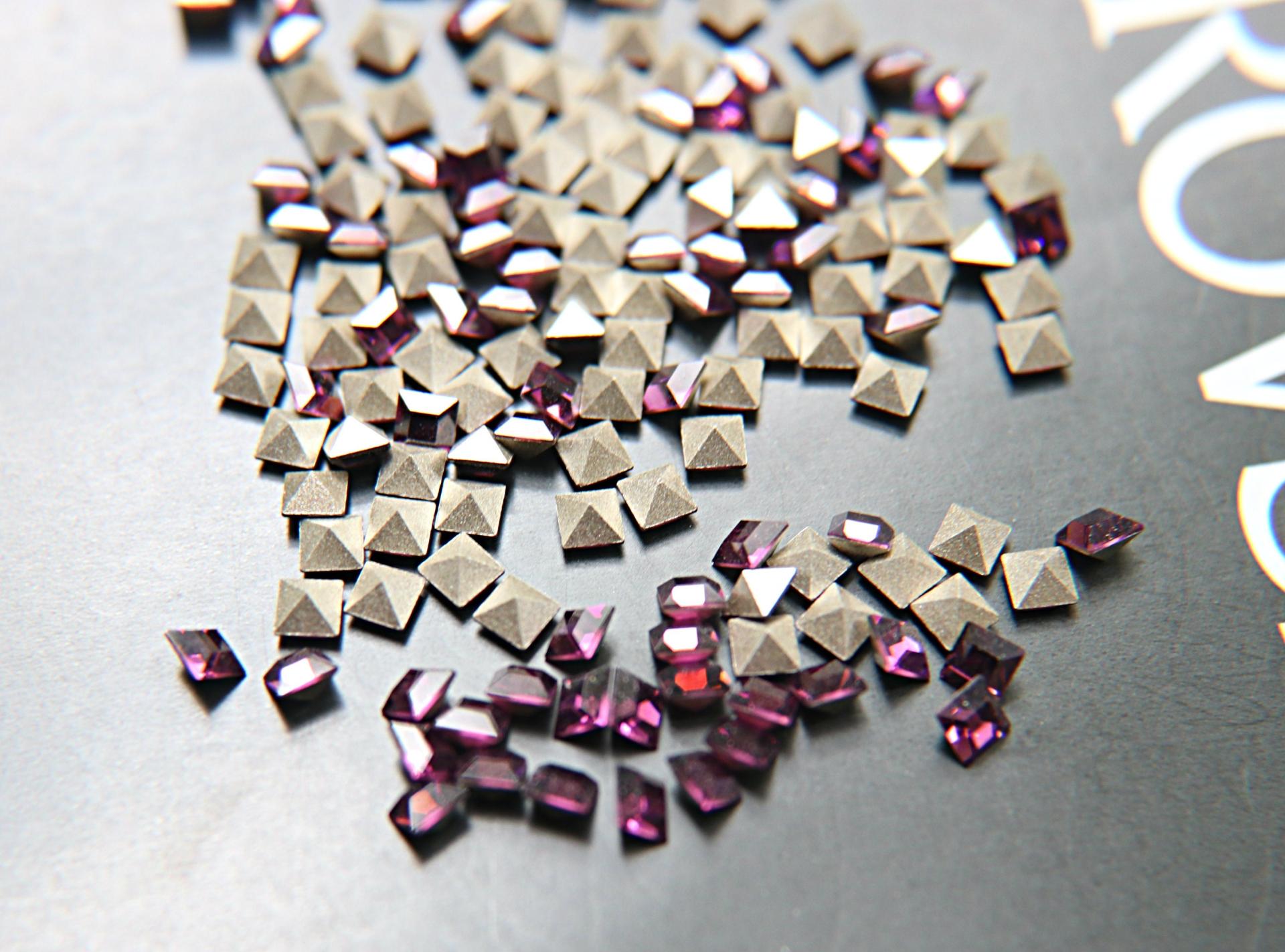 4/8 mm Swarovski #4428 Square Fancy Stone Amethyst 6/36/72/144 Pieces (204)