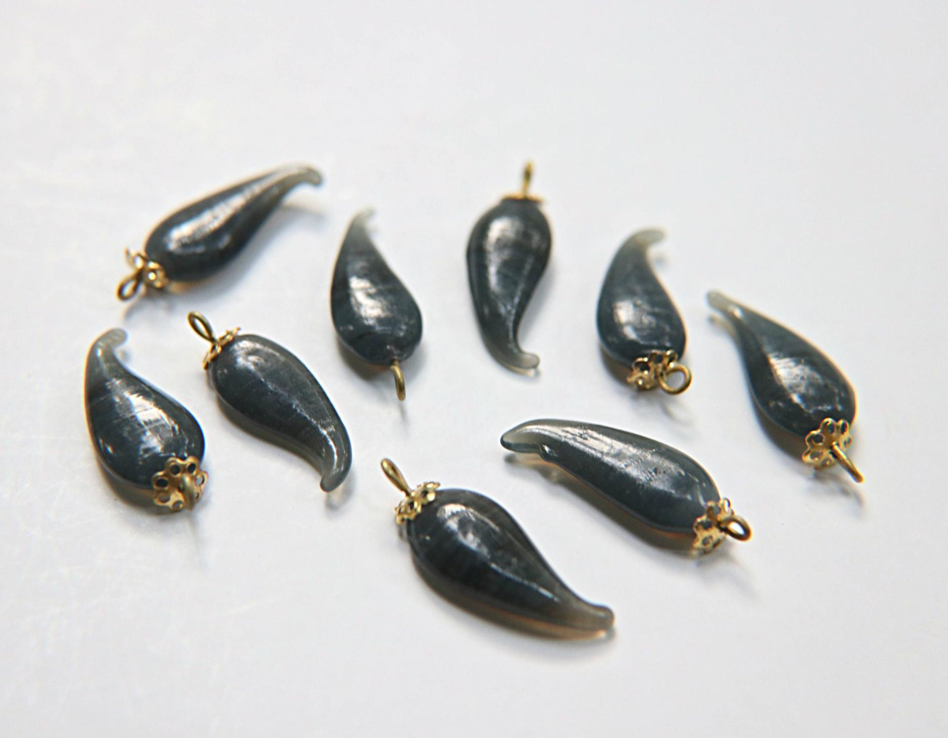 Vintage styled Chili Handmade Dangle in glass 25 mm long in Opaque Dark Gray (6 pieces)