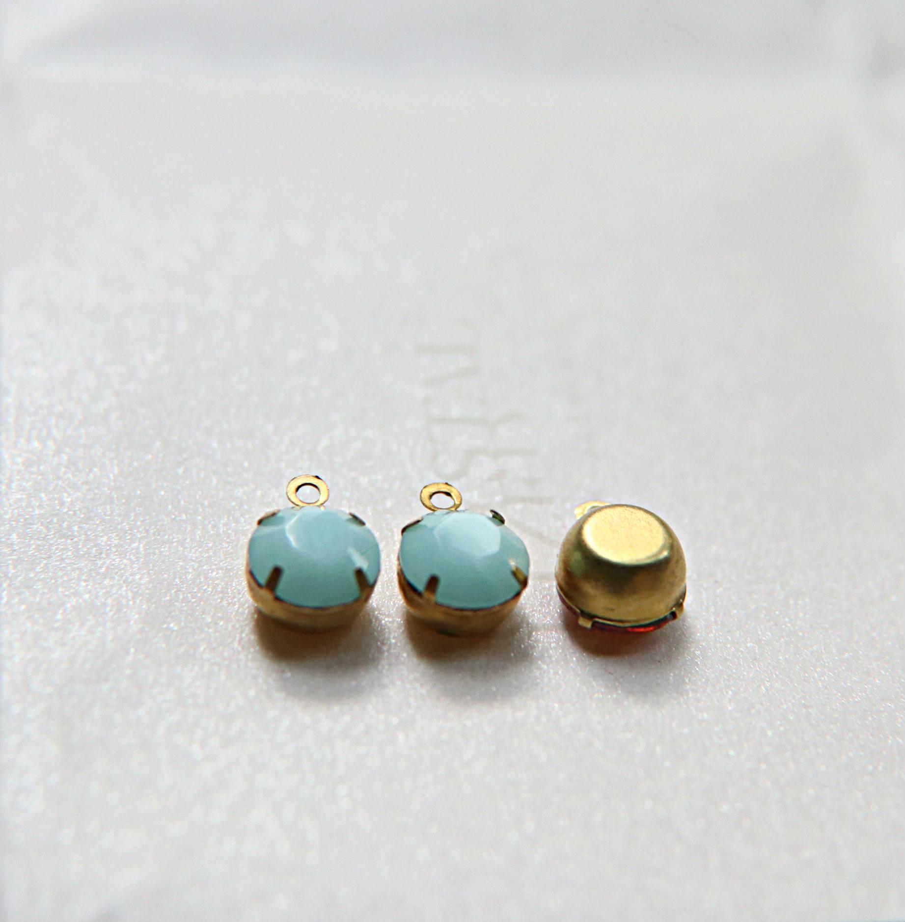 Swarovski 7mm Round setting drop one loop in Mint Alabaster 34ss (397) 6/12/24/100/300 Pieces jewelry supplies in Brass/Vintage Black