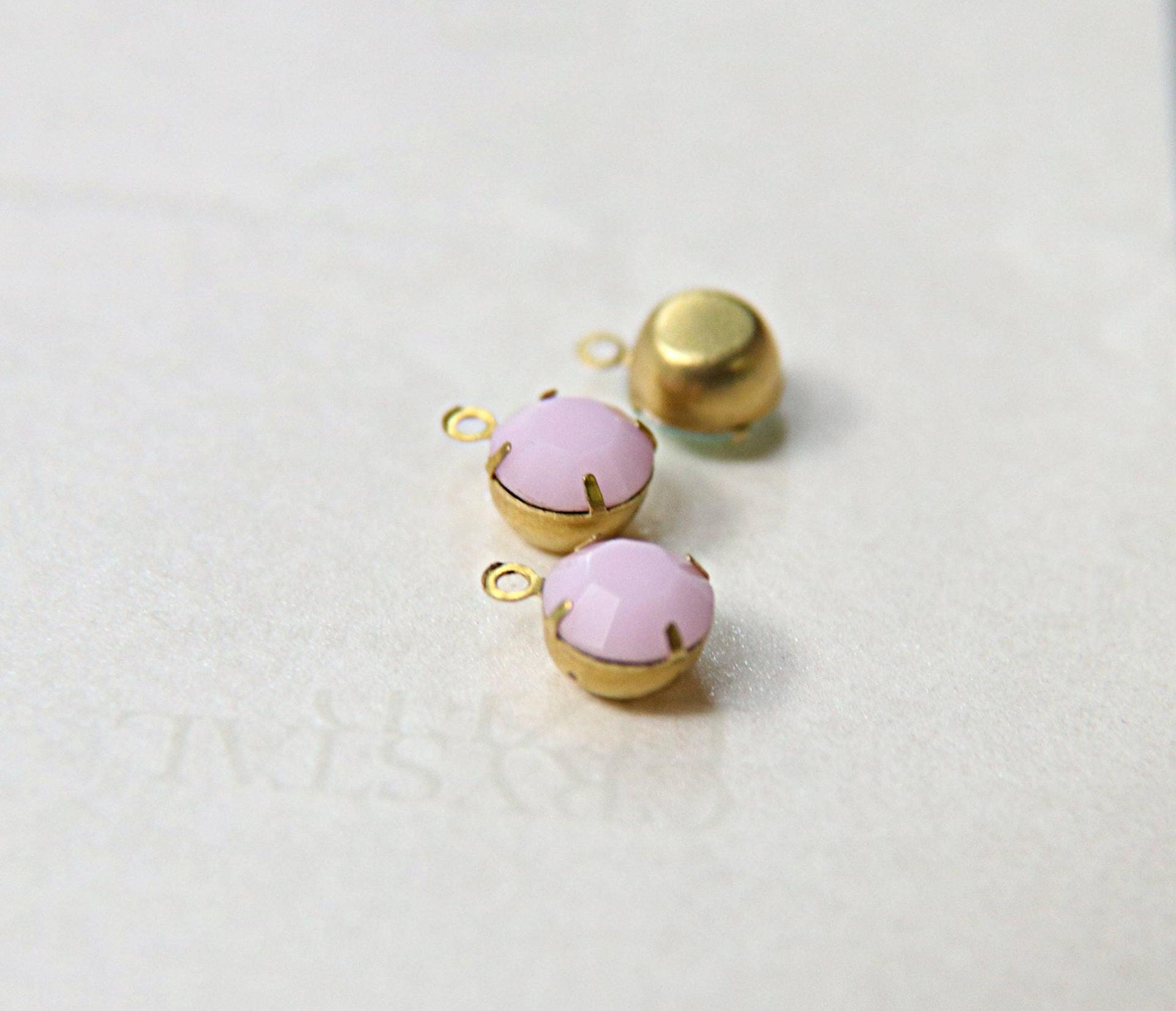 Swarovski 7mm Round setting drop one loop in Rose Alabaster 34ss (293) 6/12/24/100/300 Pieces jewelry supplies in Brass/Vintage Black