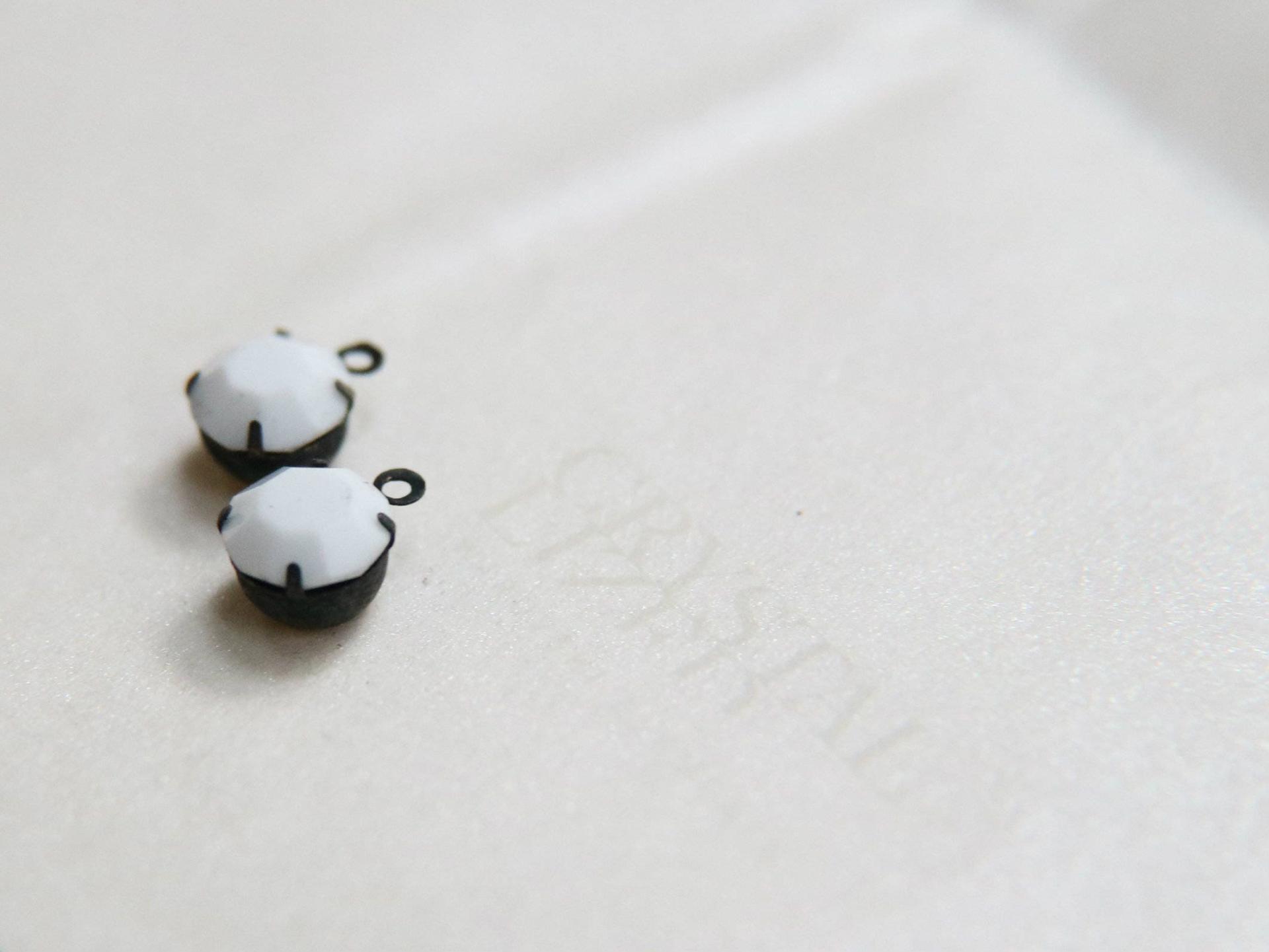 Swarovski 7mm Round setting drop one loop in Chalk White 34ss (279) 6/12/24/100/300 Pieces jewelry supplies in Brass/Vintage Black premium