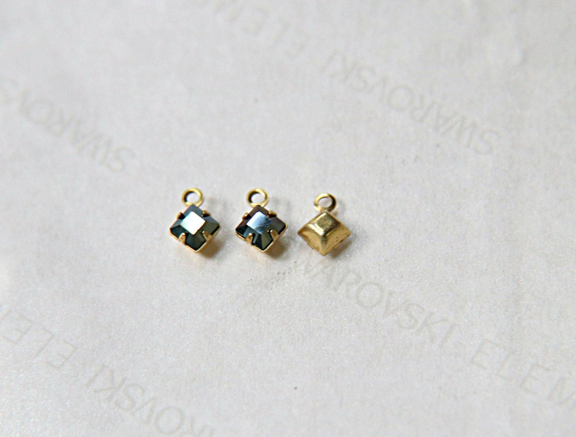 Swarovski 4mm fancy stone square setting drop one loop in Jet Hematite 6/12/36/144/720 Pieces jewelry supplies in Brass/Vintage Black