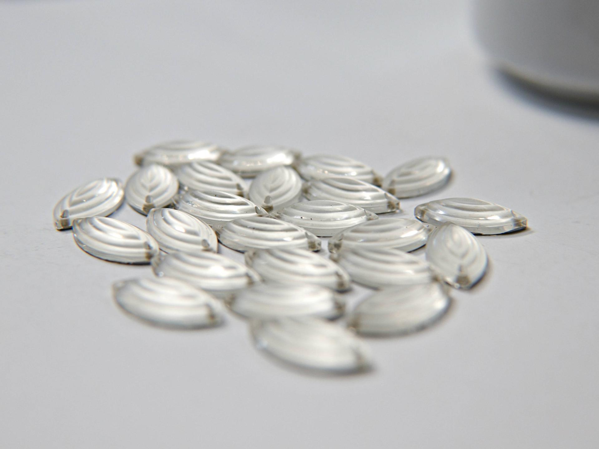 18x9mm Navette Rare Vintage Swarovski Swirl 2 HOLE Sew-On Rhinestones 2/6/12/36 pieces (7 COLORS)
