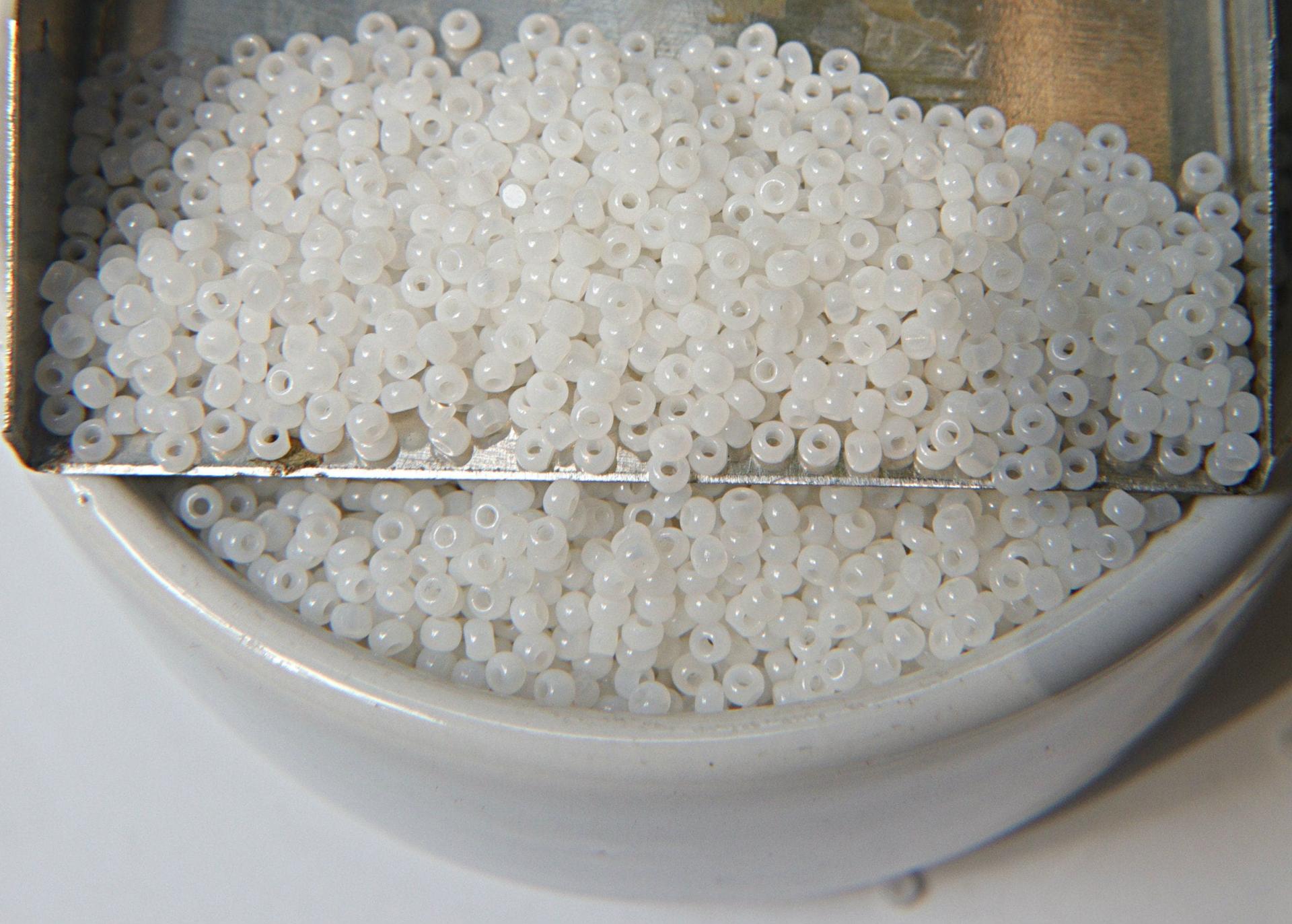 11/0 Charlotte true Cut Beads White Alabaster 10/20/50/250/500 Grams opal seed beads