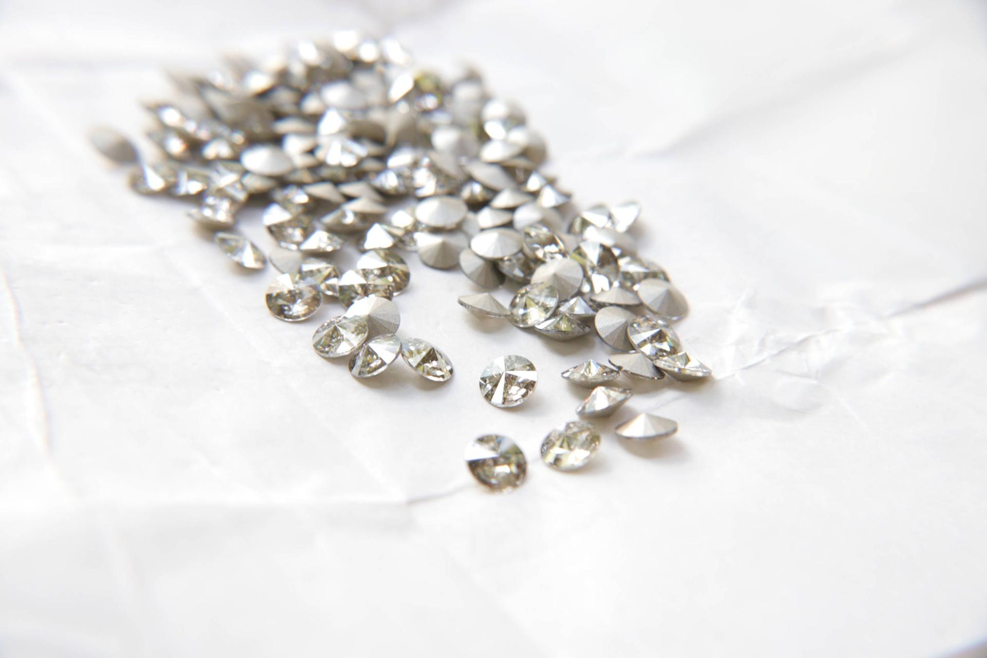 8 mm Swarovski 1122 Rivoli Crystal Foiled in 13 Colours 6/12/72/144 Pieces (39 ss) jewelry findings, PREMIUM MATERIALS