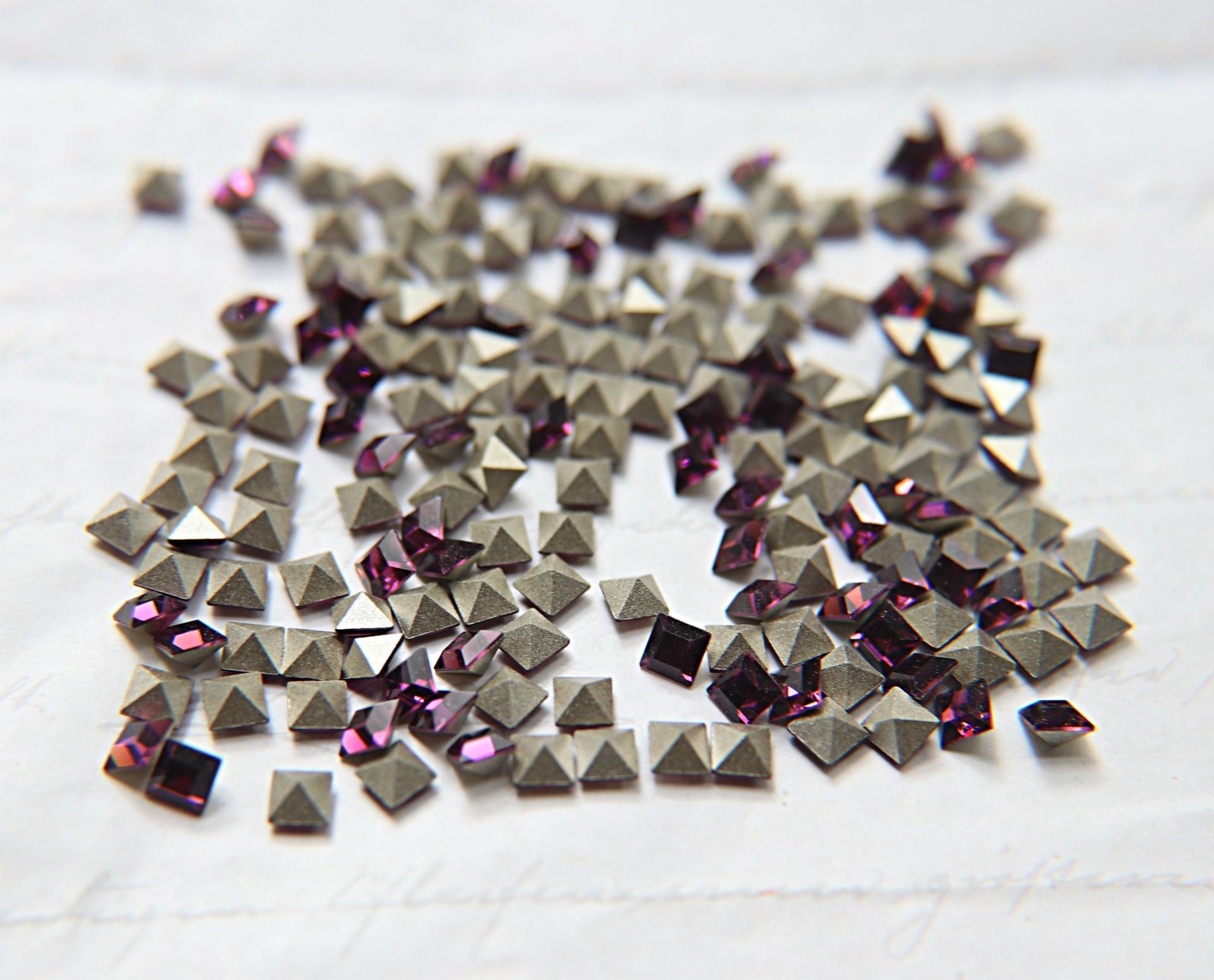 4/8 mm Swarovski #4428 Square Fancy Stone Amethyst 6/36/72/144 Pieces (204)