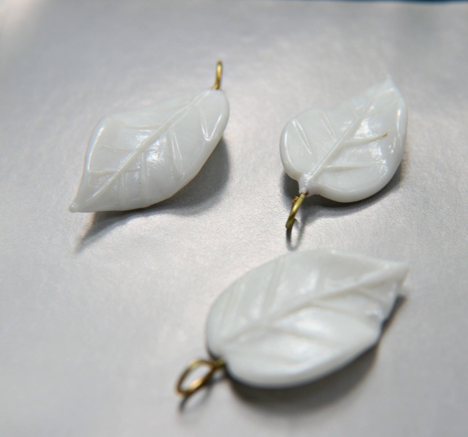 6 Iridescent White Glass Leaf Drop Beads With Embedded Loop 35 x 17 MM