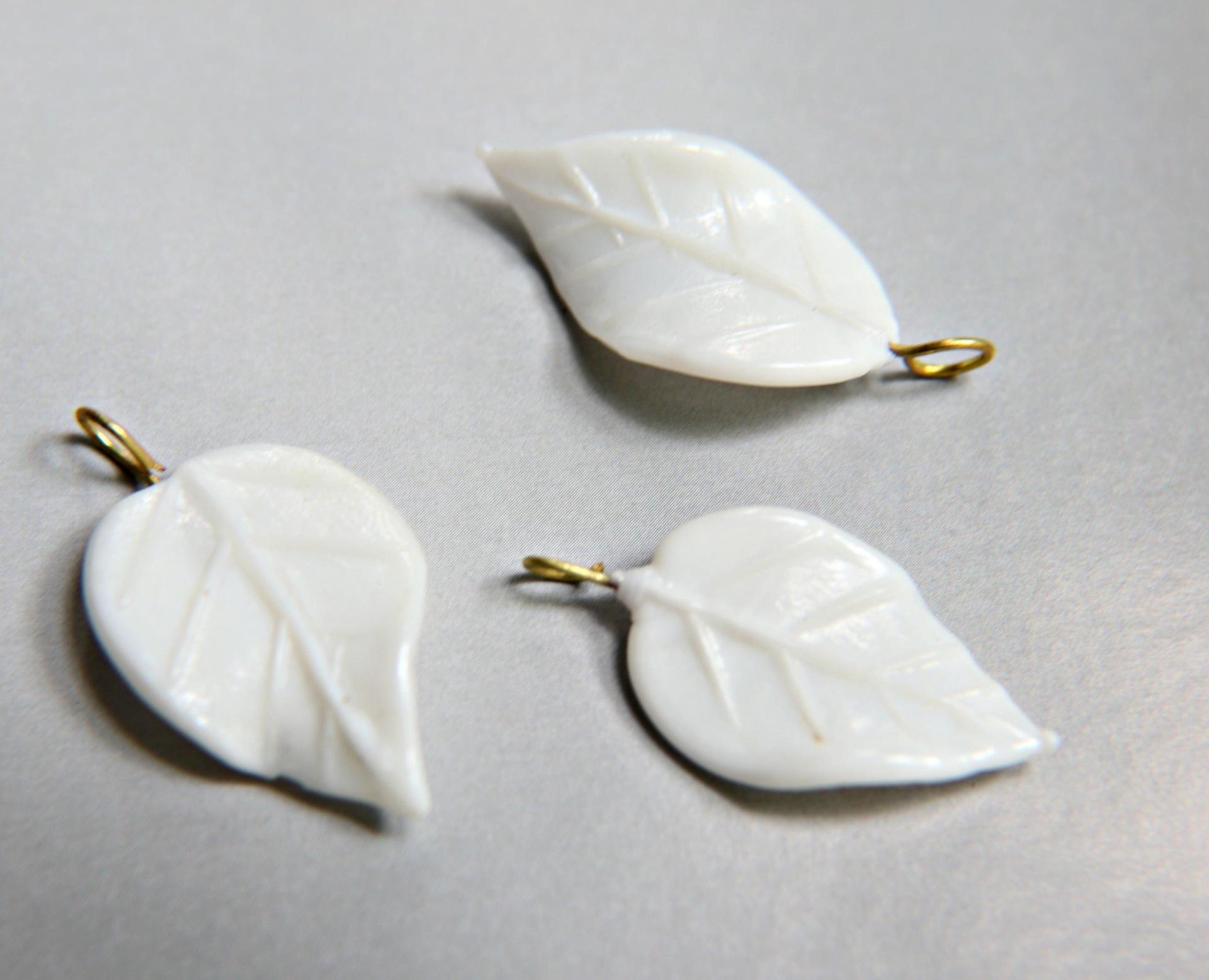 6 Iridescent White Glass Leaf Drop Beads With Embedded Loop 35 x 17 MM