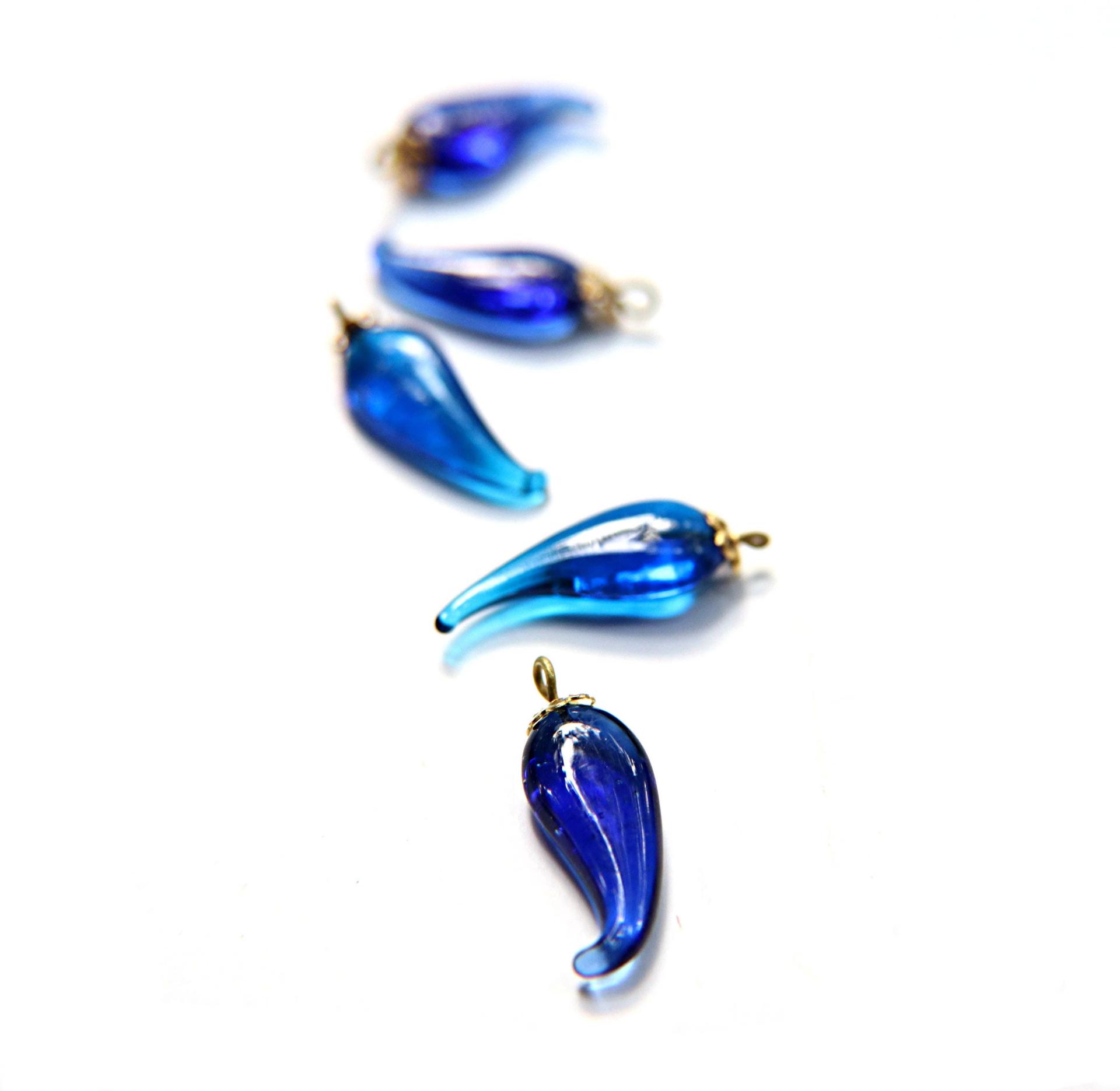 Vintage styled Chili Handmade Dangle in glass 25 mm long in Royal Blue Transparent (6 pieces)