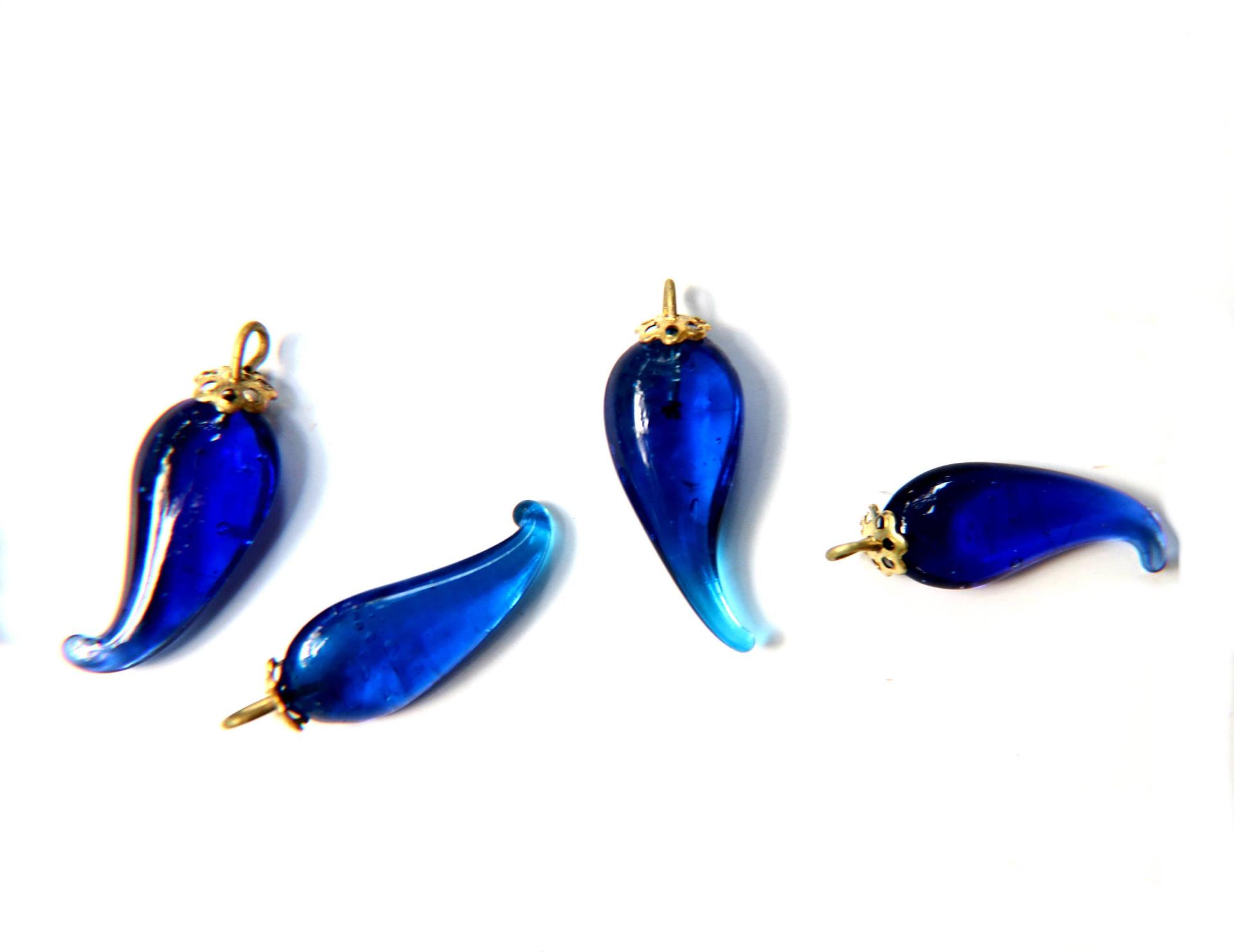Vintage styled Chili Handmade Dangle in glass 25 mm long in Royal Blue Transparent (6 pieces)
