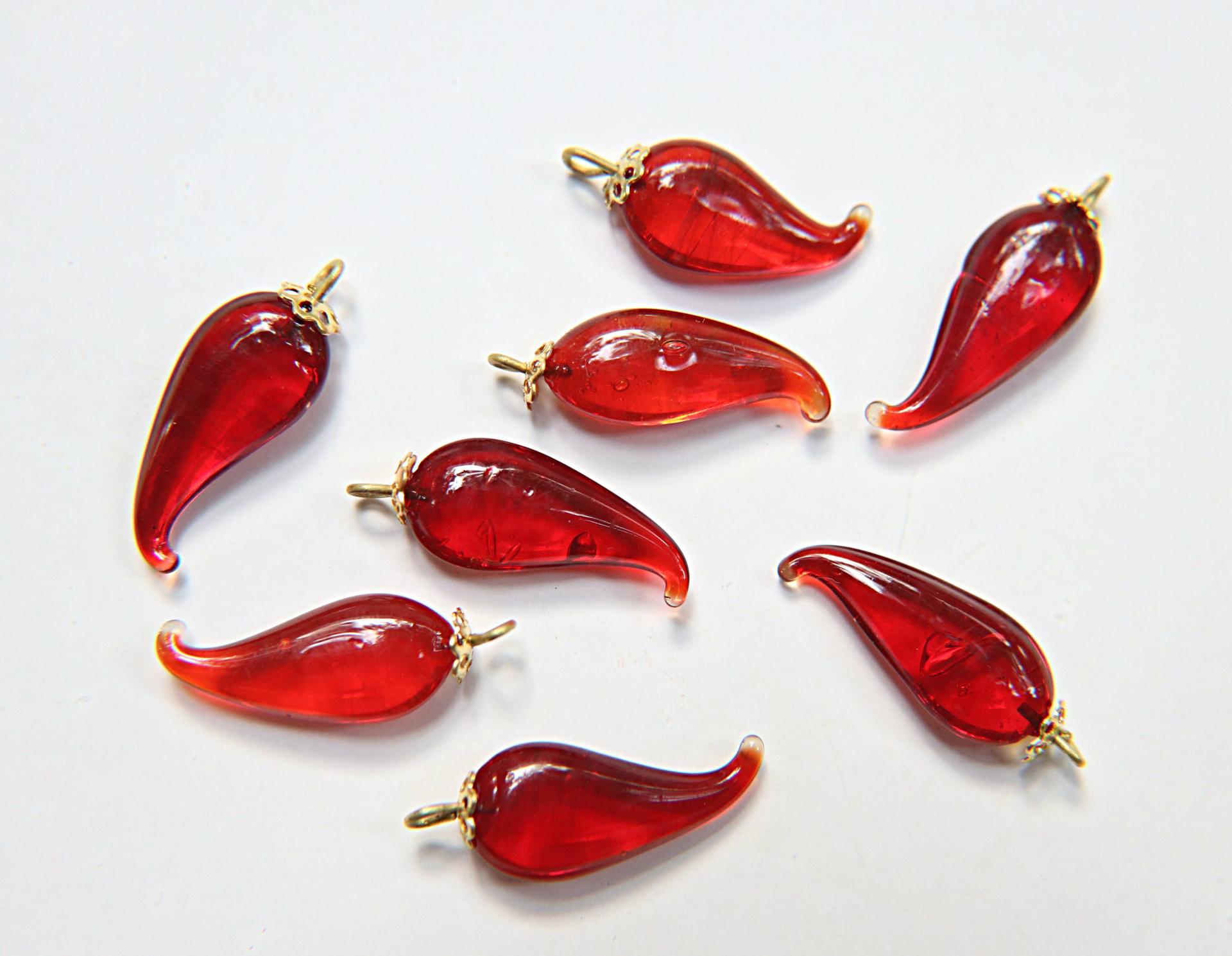 Vintage styled Chili Handmade Dangle in glass 25 mm long in Red Transparent (6 pieces)