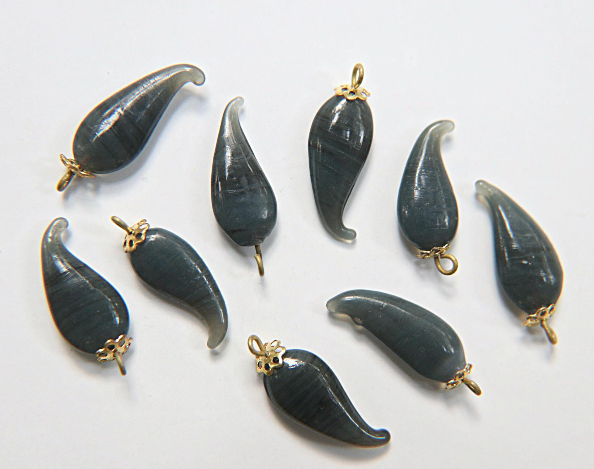 Vintage styled Chili Handmade Dangle in glass 25 mm long in Opaque Dark Gray (6 pieces)
